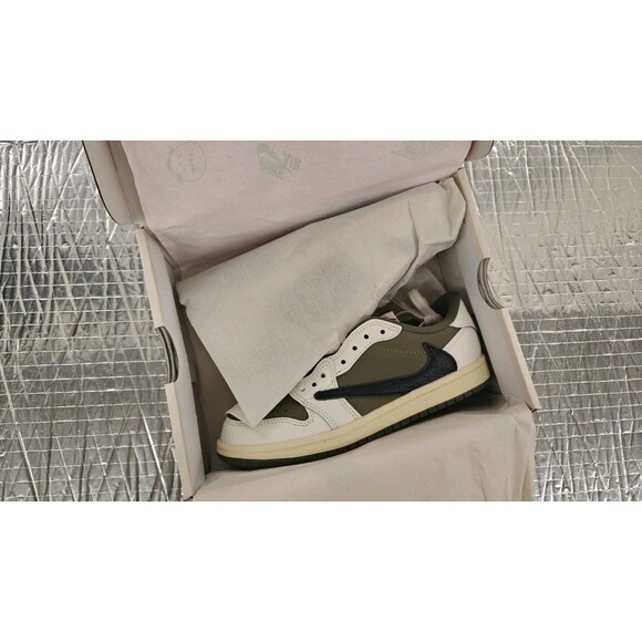 Air Jordan 1 Low OG, Travis Scott Med Olive PS Size- 2.5Y DO5442-200